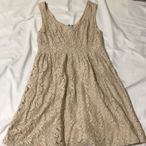 Forever 21 Women’s Beige Dress Size Small